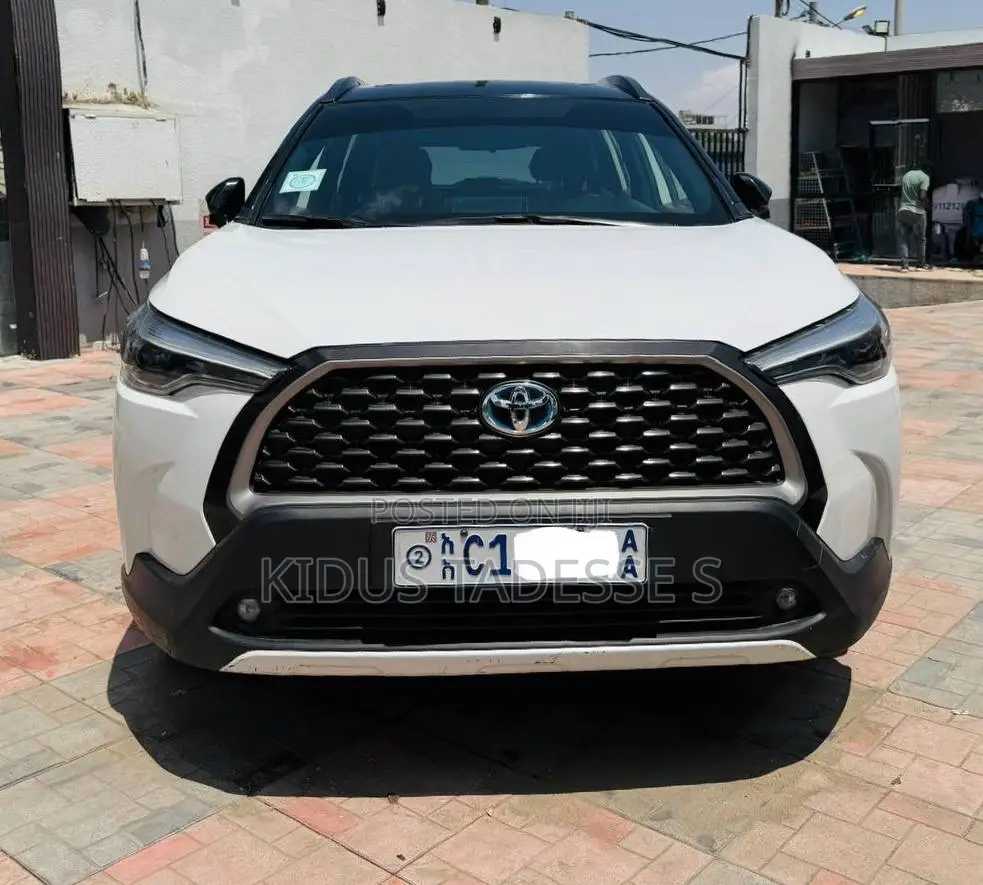Toyota Corolla Cross Hybrid 2023 White