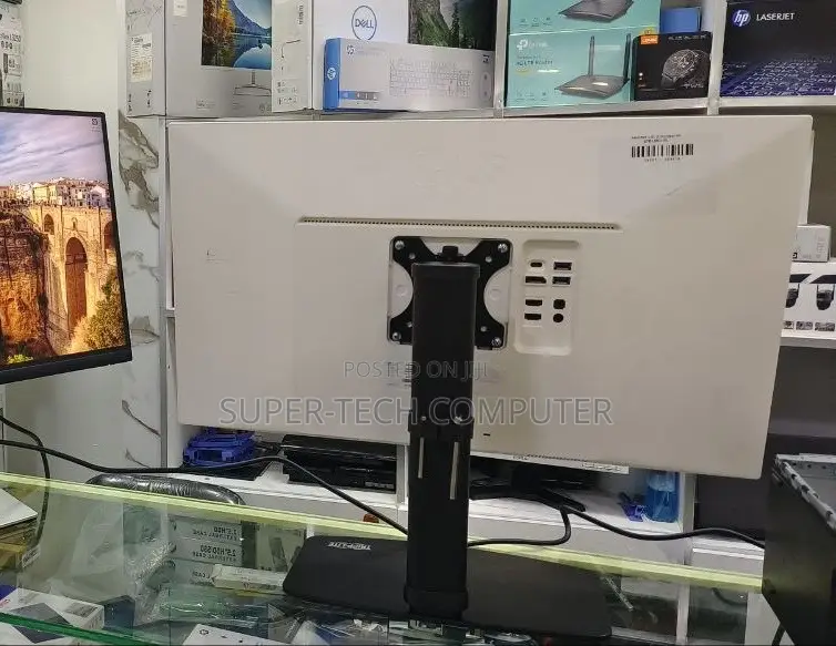 Lg Dell 27 Inch Frameless Monitor Four K Resolution Display