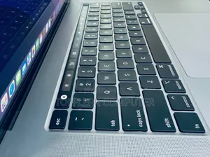 New Laptop Apple MacBook Pro 2019 16GB Intel Core i9 SSD 512GB