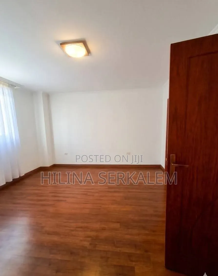 3bdrm Apartment in Emarosh, Arada for sale