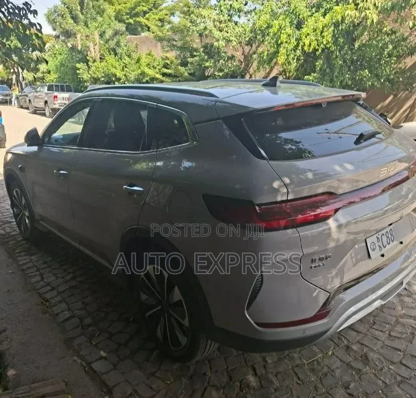 BYD Song Plus DM-i 2025 Silver