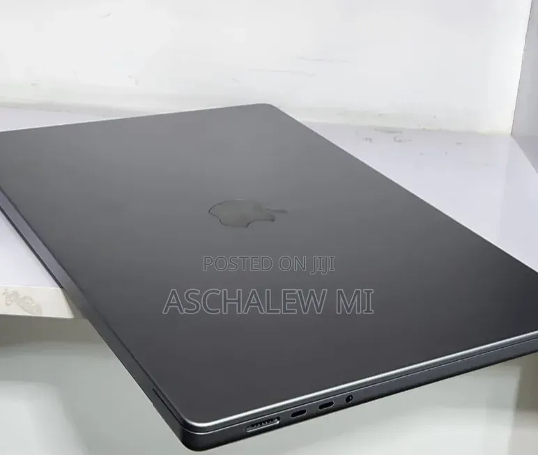 New Laptop Apple MacBook Pro 2021 M1 32GB Apple M1 Pro SSD 512GB