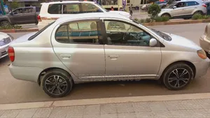 Toyota Platz 2001 Silver
