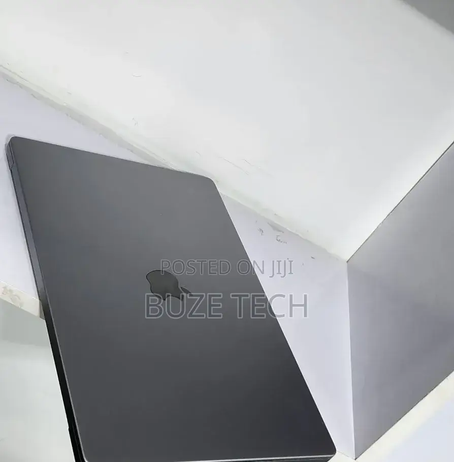 New Laptop Apple MacBook Pro 32GB Apple M1 Pro SSD 512GB