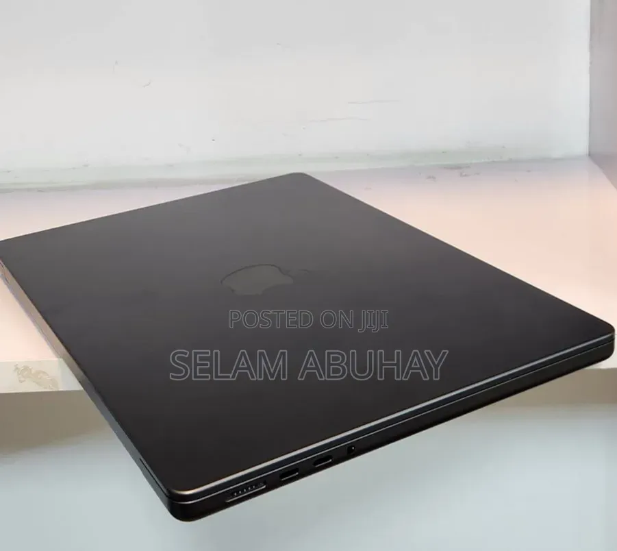 New Laptop Apple MacBook Pro 2025 M5 16GB Apple M5 Max SSD 1T