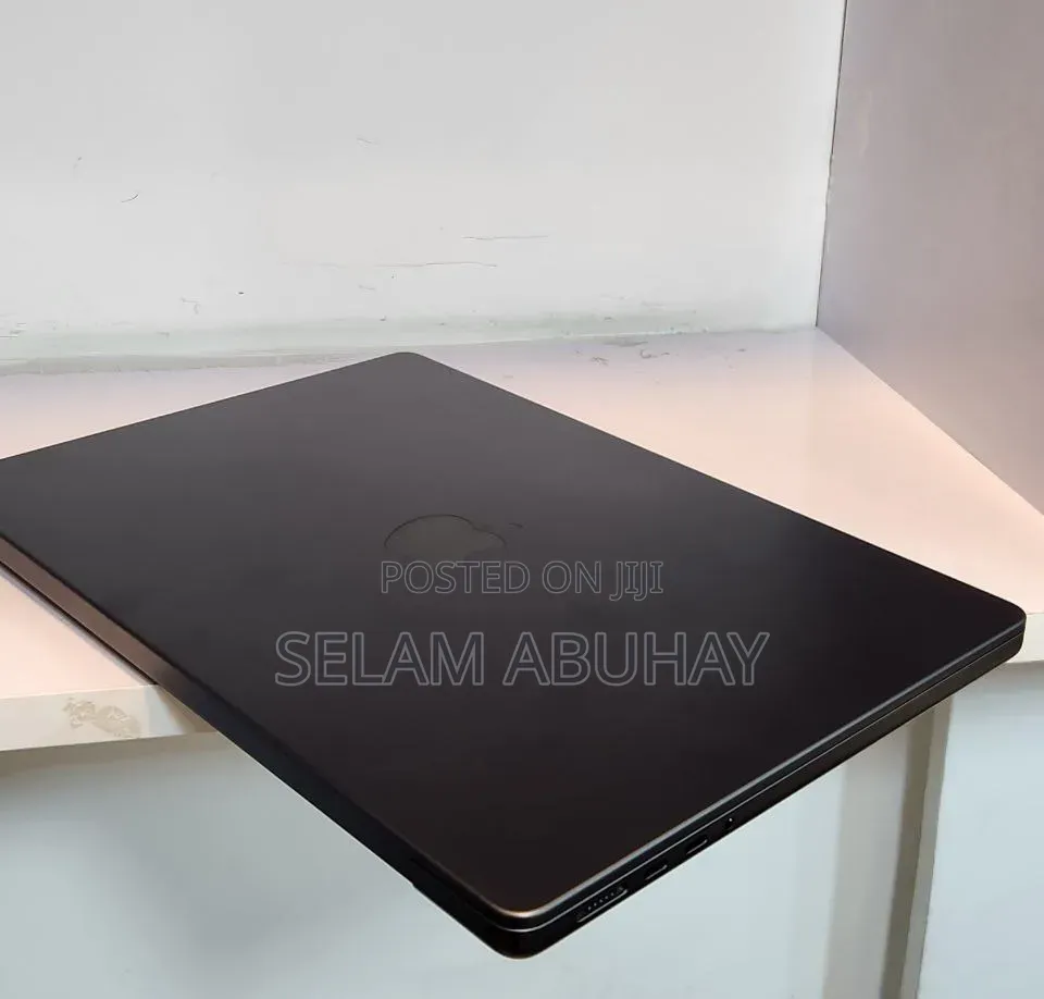 New Laptop Apple MacBook Pro 2025 M5 16GB Apple M5 Max SSD 1T