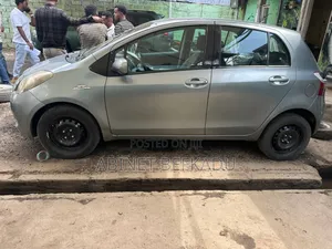 Toyota Yaris 1.0 2006 Gray