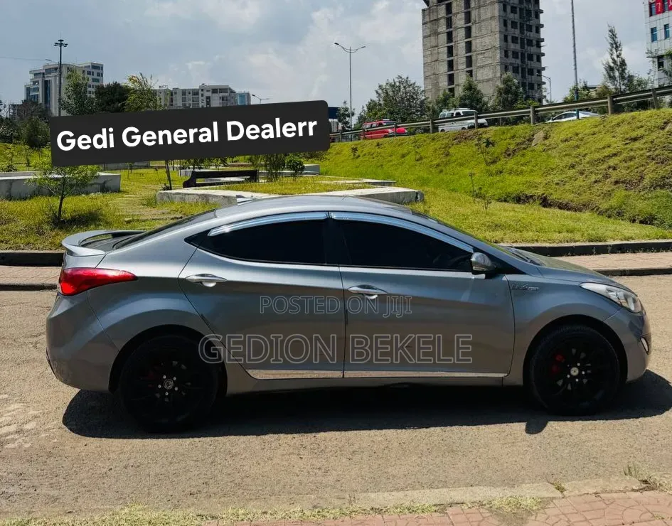 Hyundai Avante 2013 Gray