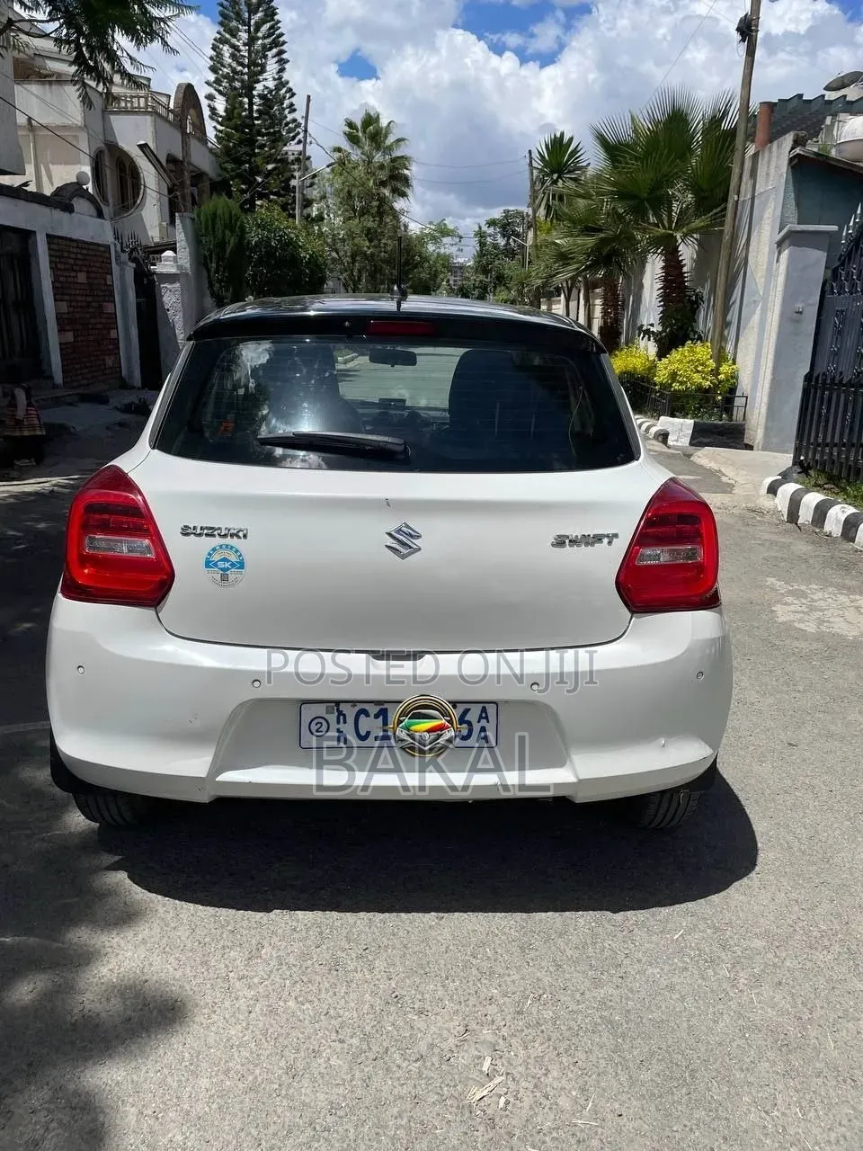 Suzuki Swift 2022 White