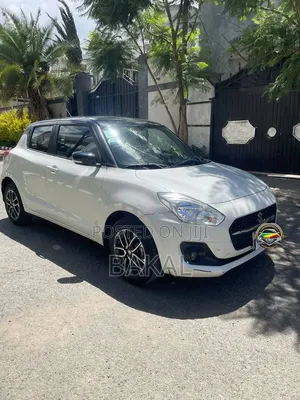 Suzuki Swift 2022 White
