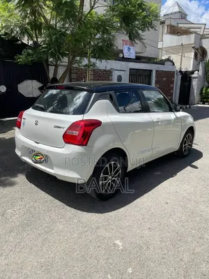 Suzuki Swift 2022 White