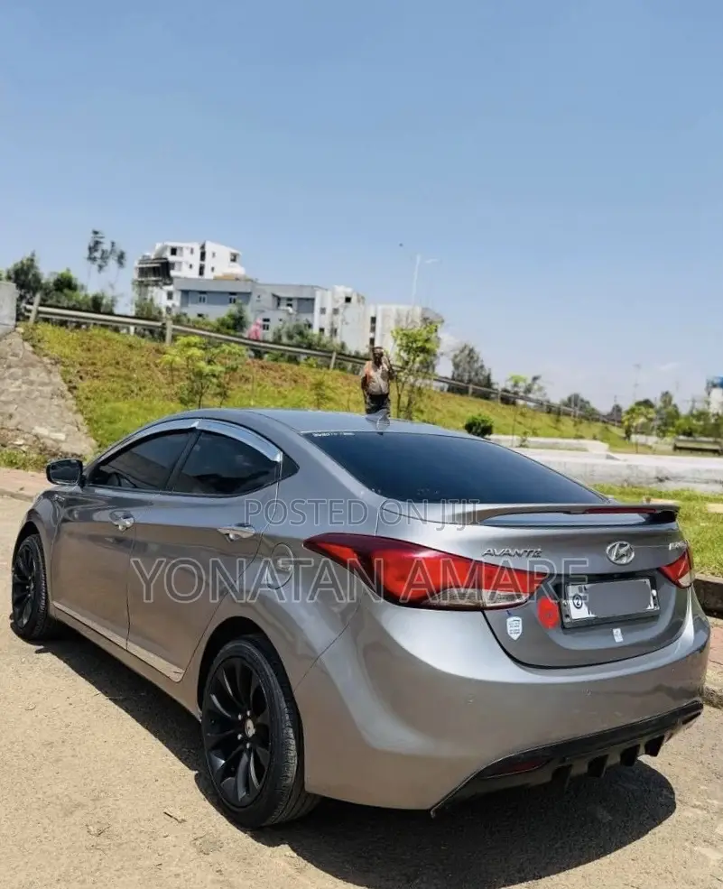 Hyundai Avante 2013 Gray