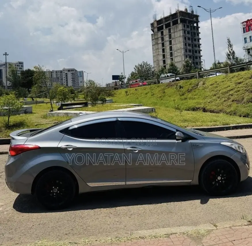 Hyundai Avante 2013 Gray