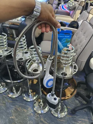በቻርጅ የሚሰራ ተንቀሳቃሽ የሻወር መታጠቢያ (Rechargeable Portable Outdoor Shower)