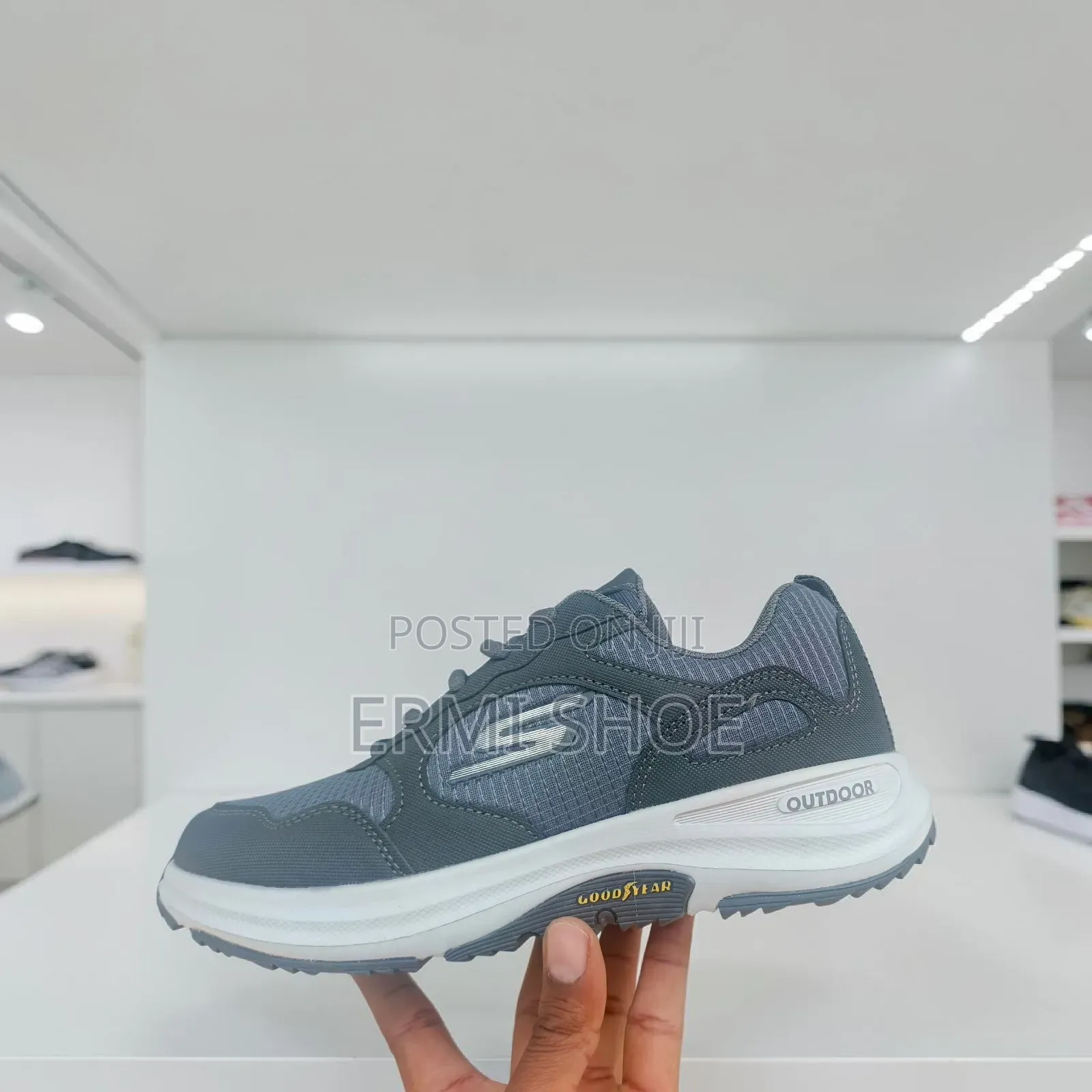 Sketchers Out Door