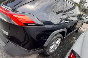 Toyota RAV4 2022 Black
