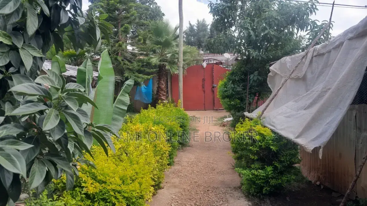5bdrm Villa in Holeta, West Shewa for sale