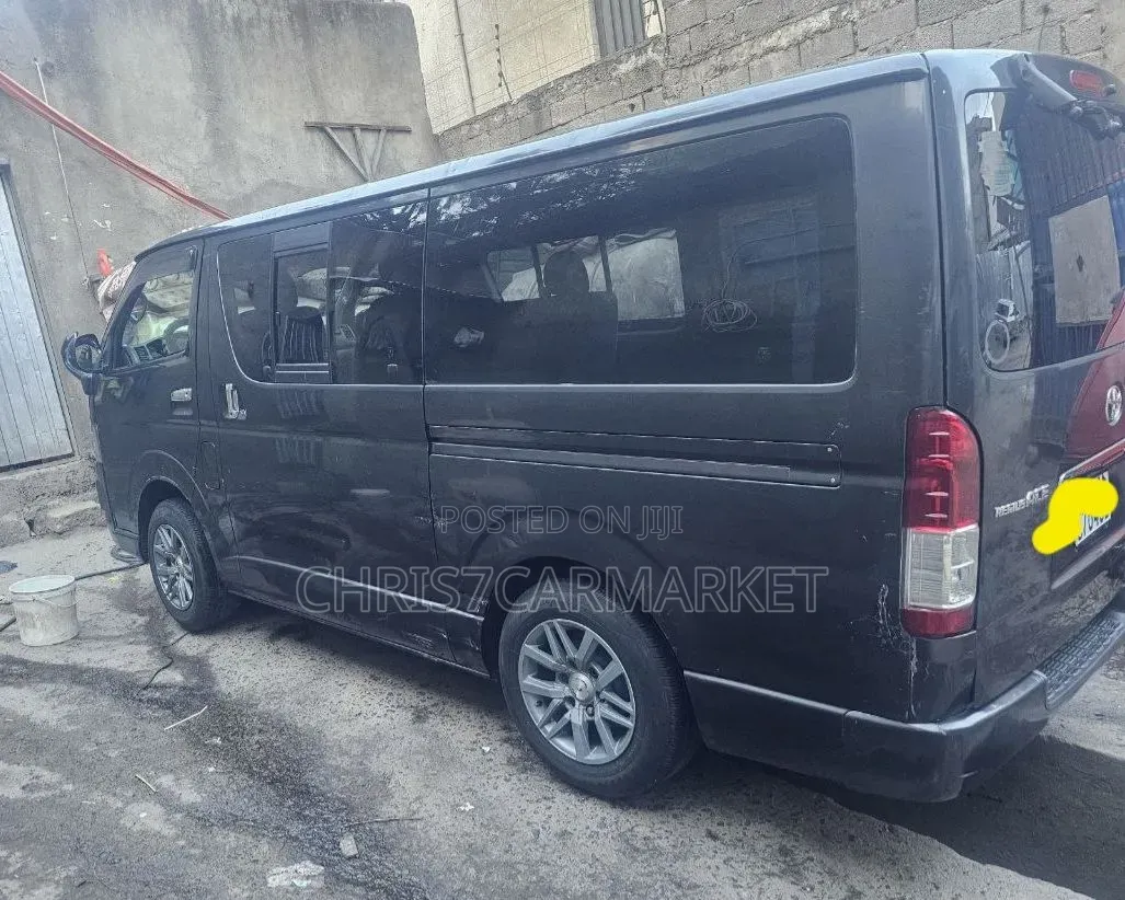 Toyota HiAce 2007 Black