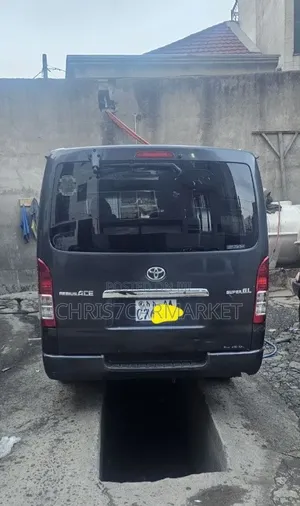 Toyota HiAce 2007 Black