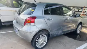 Toyota Yaris 2010 Gray