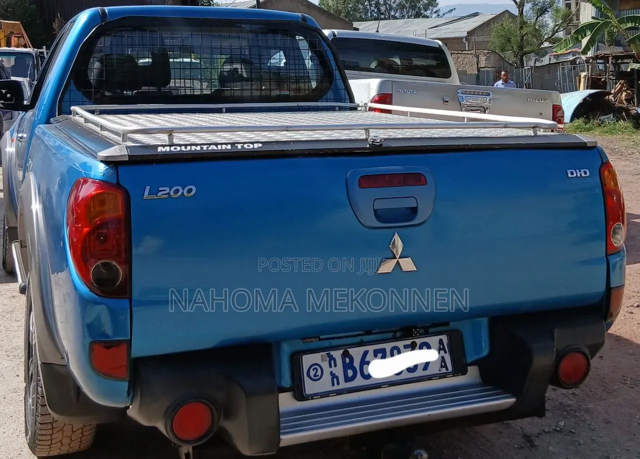 Mitsubishi L200 2009 Blue