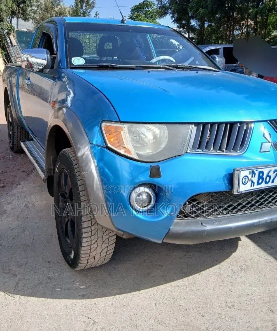 Mitsubishi L200 2009 Blue