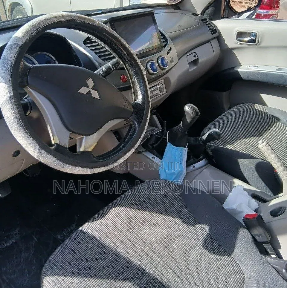 Mitsubishi L200 2009 Blue