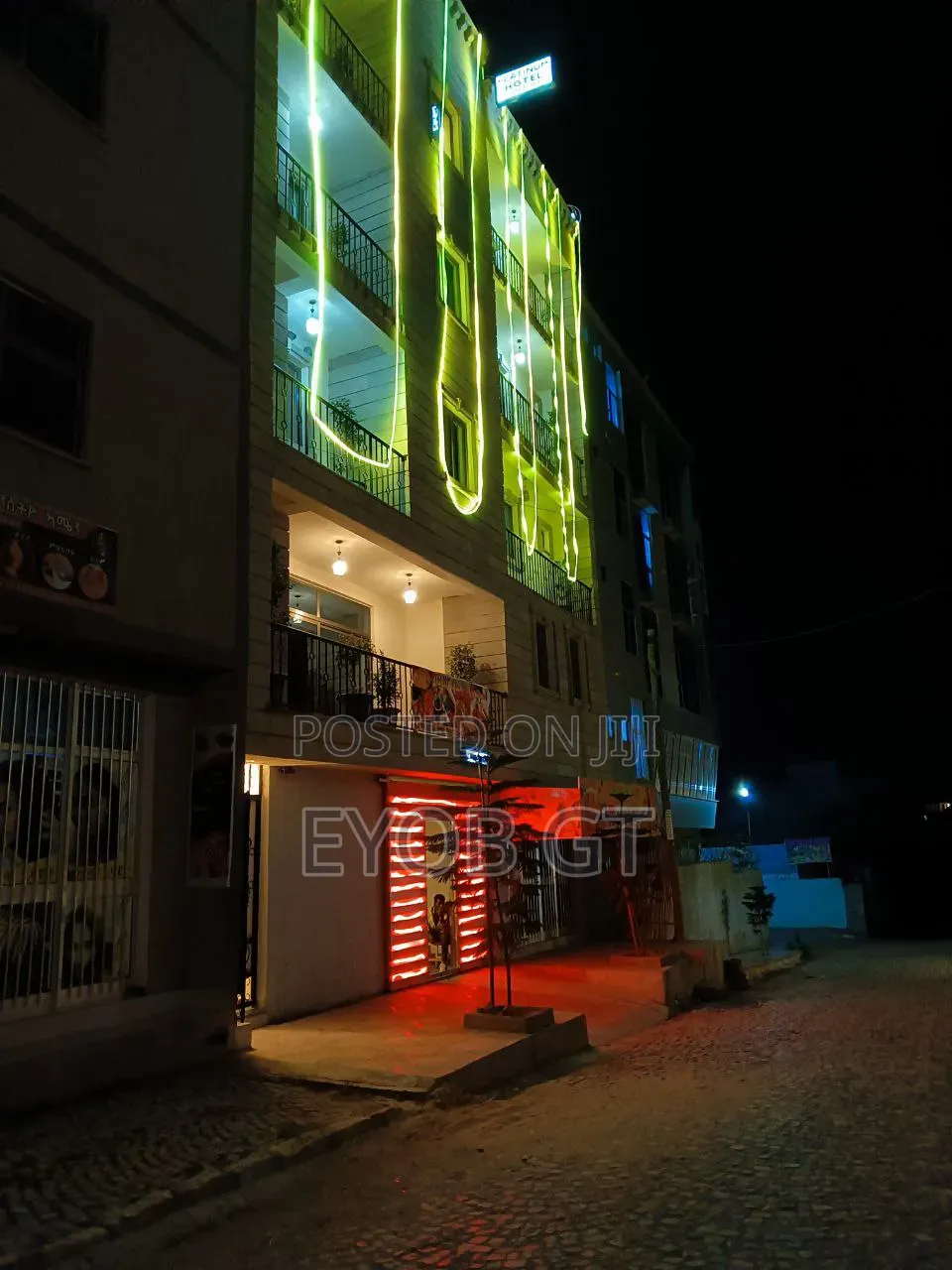 Platinum Hotel