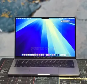 New Laptop Apple MacBook Pro 2021 M1 32GB Apple M1 Pro SSD 1T