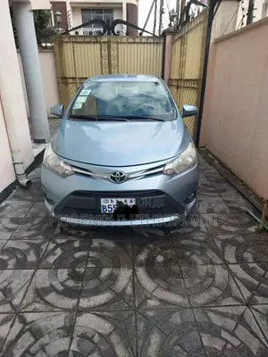 Toyota Yaris 2016 Blue
