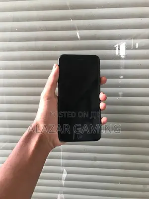 Apple iPhone 8 64 GB White