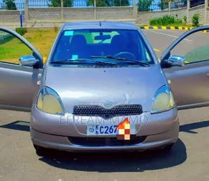 Toyota Vitz 2002 Pink