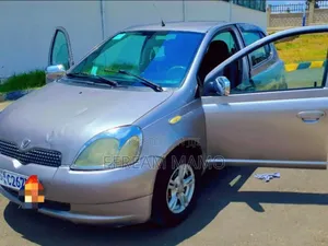 Toyota Vitz 2002 Pink