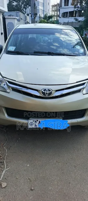 Toyota Avanza 2012 Blue