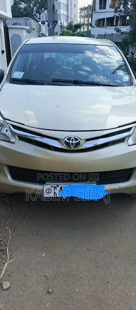 Toyota Avanza 2012 Blue