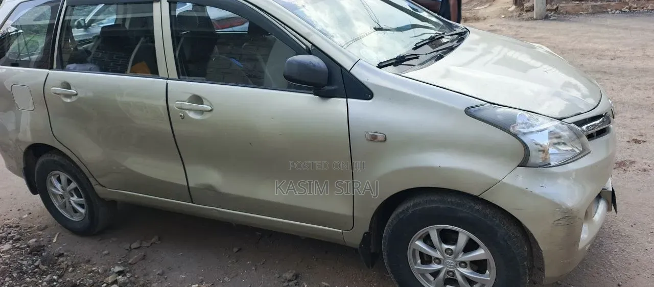 Toyota Avanza 2012 Blue