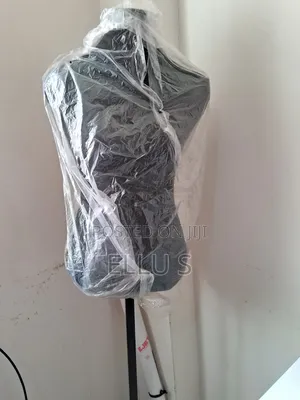 Mannequin Almost New