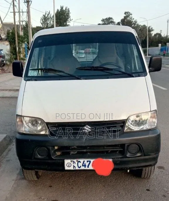 Bus 2023 White