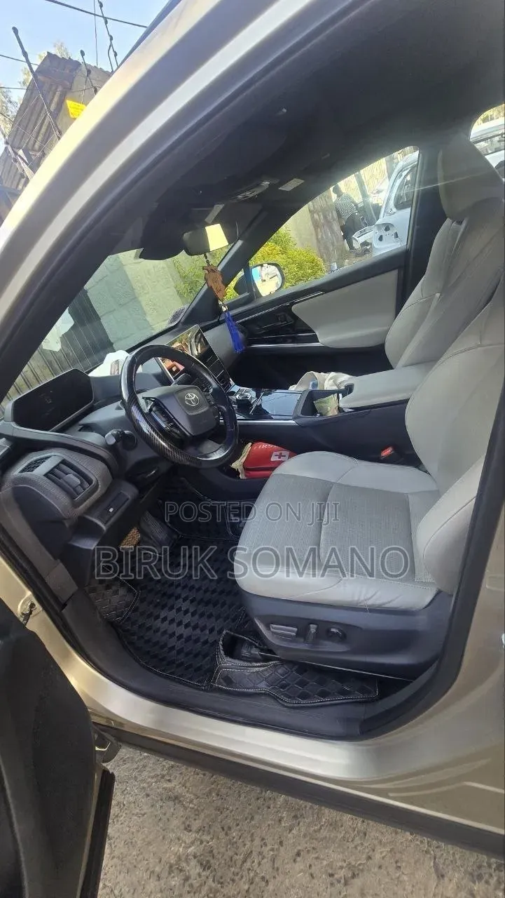 Toyota bZ4X 2023 Gray