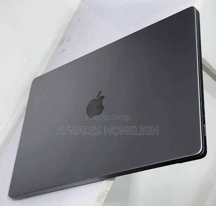 New Laptop Apple MacBook Pro 16GB Apple M1 SSD 512GB