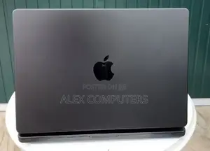 New Laptop Apple MacBook 18GB Apple M3 Pro SSD 512GB