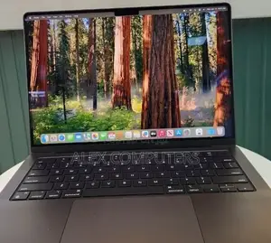 New Laptop Apple MacBook 18GB Apple M3 Pro SSD 512GB