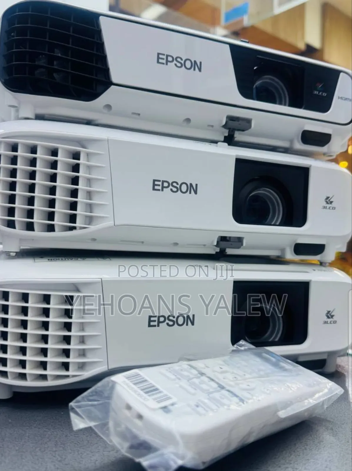 REpson Projector Model Name: Eb-X31 Hardware In
