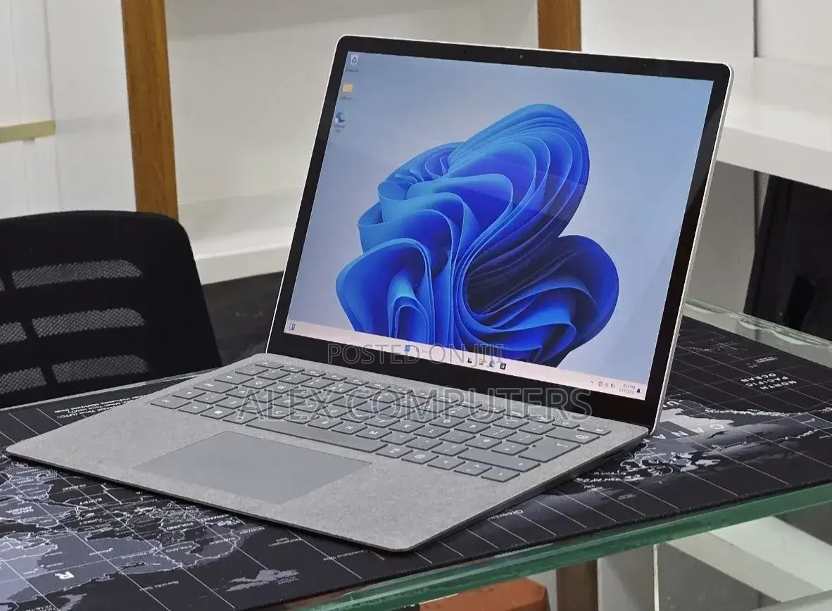 New Laptop Microsoft Surface 16GB Intel Core i5 SSD 512GB