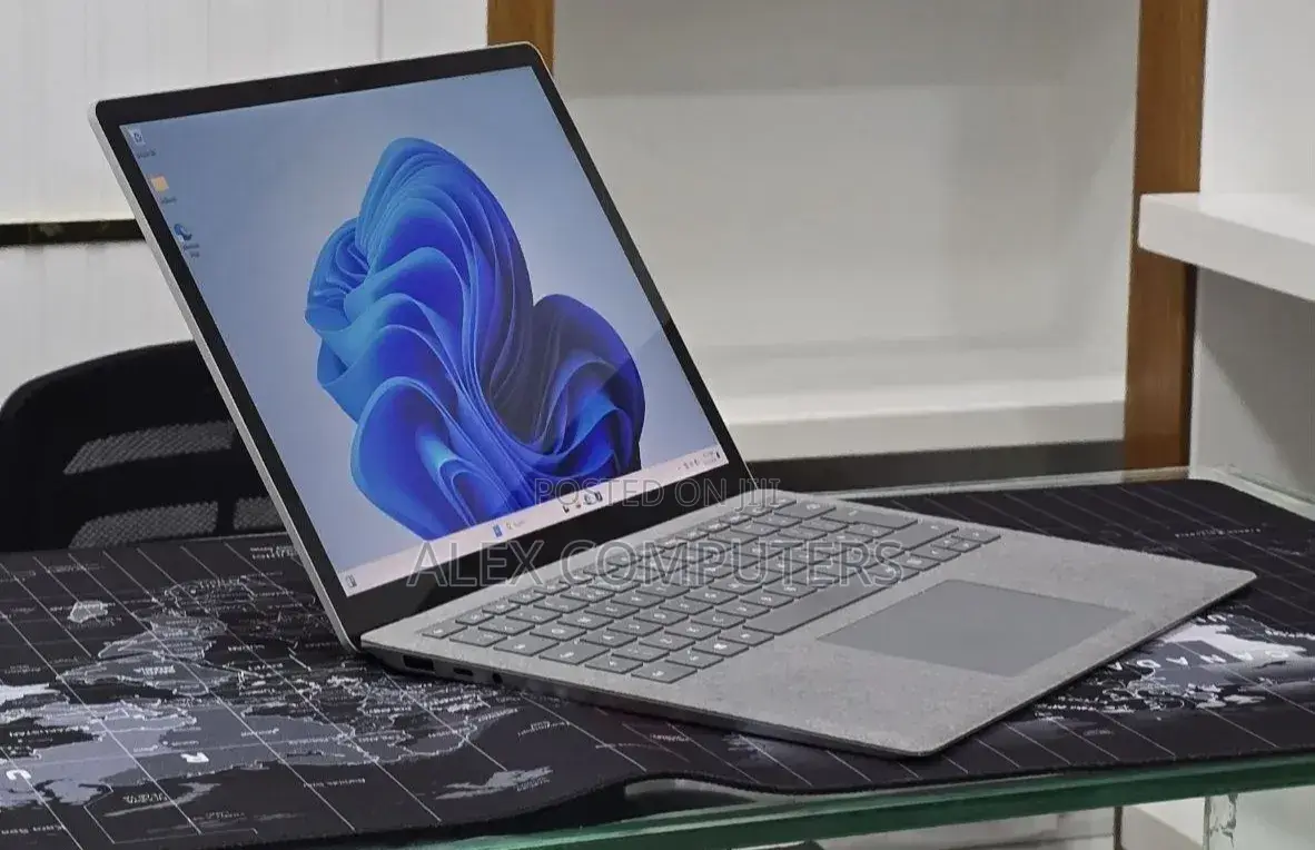 New Laptop Microsoft Surface 16GB Intel Core i5 SSD 512GB