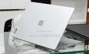 New Laptop Microsoft Surface 16GB Intel Core i7 SSD 256GB