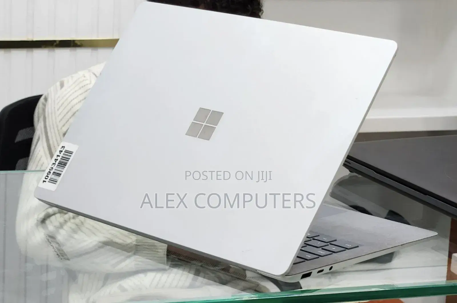 New Laptop Microsoft Surface 16GB Intel Core i7 SSD 256GB
