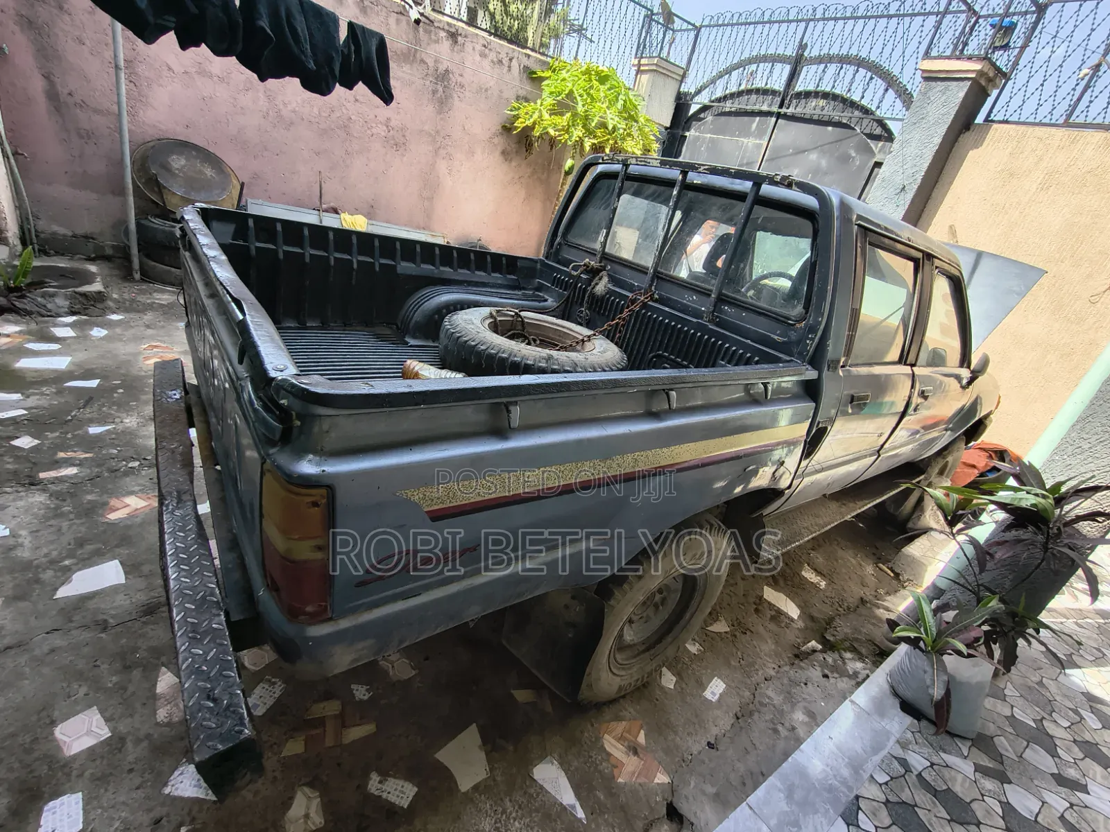 Toyota Hilux 1987 Beige