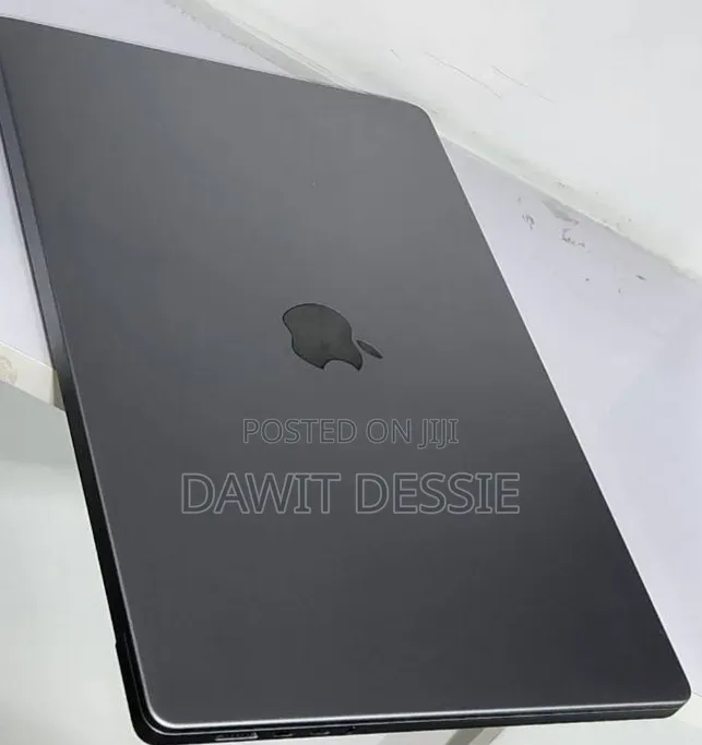 New Laptop Apple MacBook Pro 2021 M1 32GB Apple M1 Pro SSD 512GB