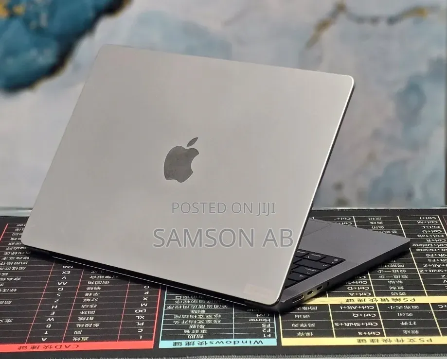New Laptop Apple MacBook Pro 2020 M1 32GB Apple M1 Pro SSD 1T